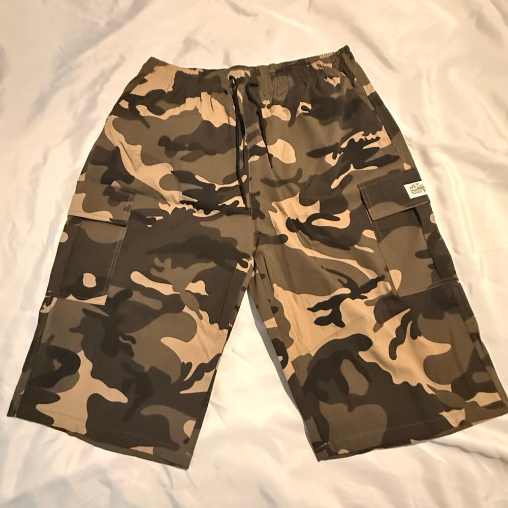 HKS by Boris Bidan Insaeri Men's Camo Cargo Shorts Size XXXL Big & Tall NWOT